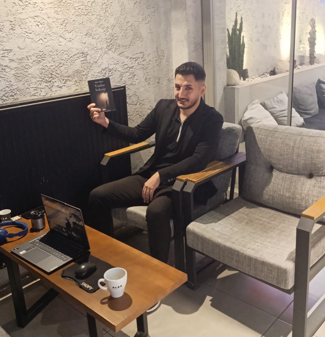 Azer Güden: Vuslat Sokağı’ndan Aşka Ulaşabilme Yolculuğu