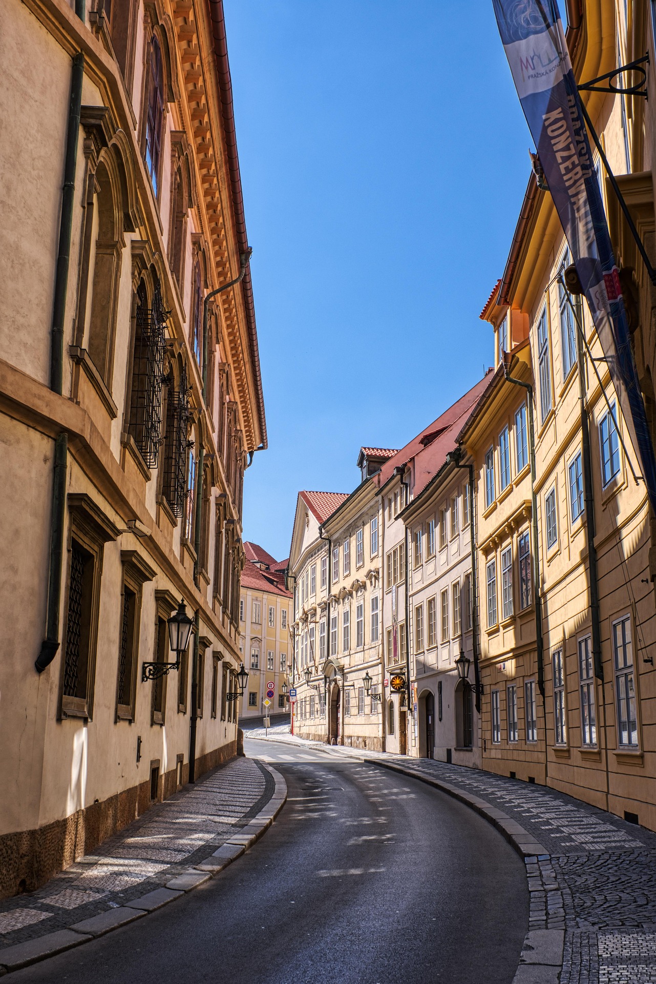 Beni Bu Güzel Havalar Mahvetti